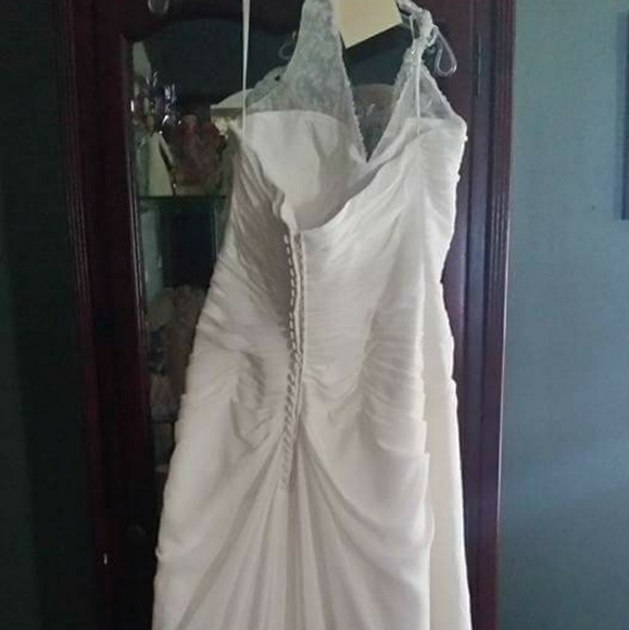 Wedding  gown - Picture 3 of 4